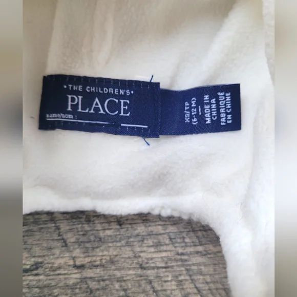 EUC Baby Hat and Mittens - Picture 3 of 3